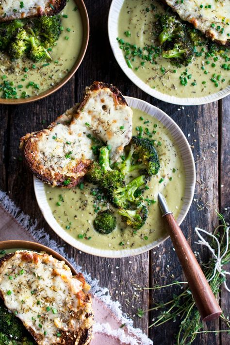 Broccoli Dinner Recipes Vegetarian, Roasted Soup Recipes, Winter Meals Healthy, Soup Recipes Easy Healthy, Roasted Broccoli Soup, Healthy Broccoli Recipes, Healthy Broccoli Soup, Roasted Soup, Vegan Broccoli Soup