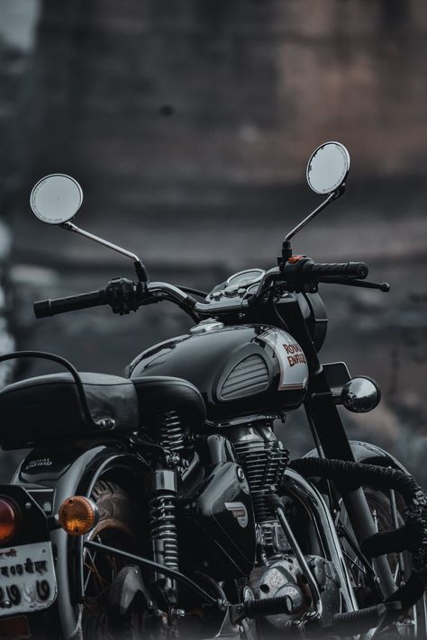 Black Royal Enfield Hd Wallpapers, Bullet 350 Royal Enfield, Bullet Wallpaper, Royal Enfield Hd Wallpapers, Royal Enfield Classic 350cc, Classic 350 Royal Enfield, Royal Enfield Wallpapers, Royal Enfield India, Royal Enfield Accessories