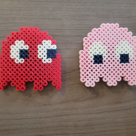 Pac-Man Ghost Pink Red Magnet Arcade Retro Game Perler Beads Handmade Bundle Of Two Set Of Two Includes Red And Pink Handmade Gift Handmade Perler Beads Measures 3 X 2.5" This Is A Handmade Unique Item Please Examine Pictures Carefully Bundle To Save!!!! Or Like Items And I Will Send Offer Thank You! Game Perler Beads, Perler Coasters, Arcade Retro, Lisa Frank Stickers, Easy Perler Bead Patterns, Easy Perler Beads Ideas, Perler Crafts, Melty Beads, Diy Perler Beads