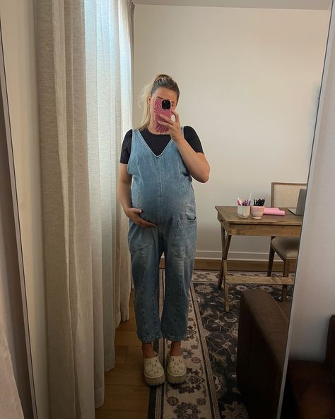 bresheppard's Bump Style Collection on LTK Cool Pregnancy Outfits, Spring Maternity Outfits, Casual Maternity Outfits, Trendy Mom Outfits, Maternity Overalls, Winter Maternity Outfits, Baby Bump Style, Spring Maternity, Clothes For Pregnant Women