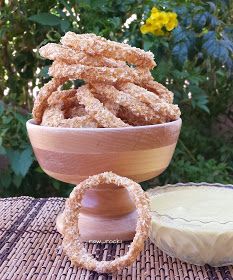 Vegan Onion Rings, Sweet N Spicy, Raw Snacks, Spicy Dip, Raw Vegan Diet, Raw Recipes, Nut Free Recipes, Fire Food, Vegan Crackers