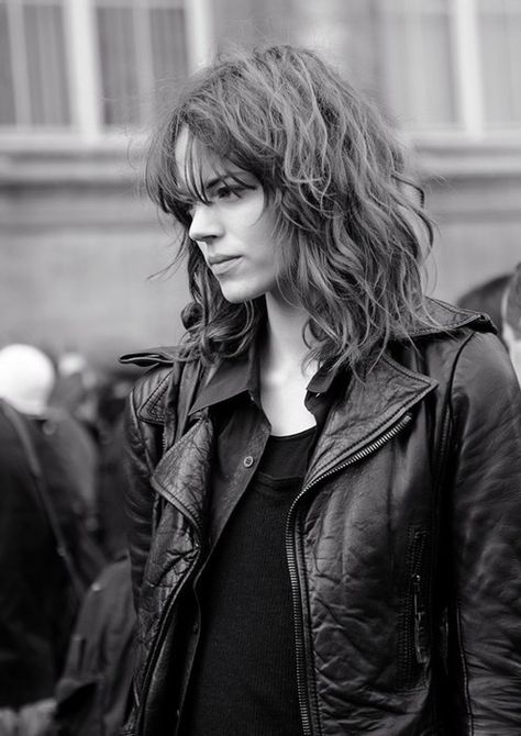 Freja Beha Erichsen Freja Beha, Freja Beha Erichsen, Wavy Haircuts, Peruvian Hair, Grunge Hair, Brazilian Hair, Hair Today, Hairstyles With Bangs, Pretty Hairstyles