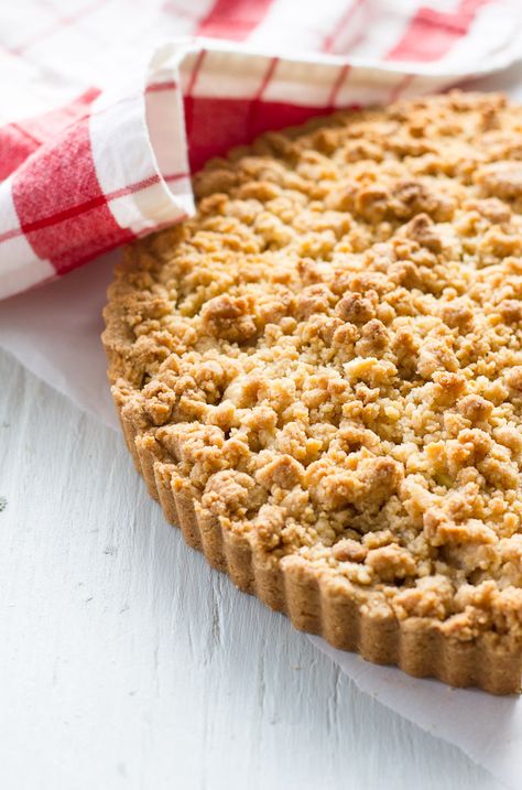 Crumble Tart Recipe, Apple Pie Tart, Crumble Apple Pie, Apple Crumble Tart, Apple Crumble Pie Recipe, Gluten Free Caramel Apples, The Clever Carrot, Clever Carrot, Apple Pudding