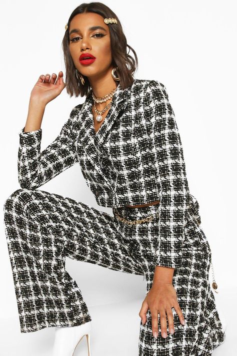 Womens Boucle flanneled Double Breasted Cropped Blazer - Blazer With Dress Outfit, Double Blazer, Semi Formal Outfits, Plastic Raincoat, Simple Fall Outfits, Androgynous Fashion, Woman Illustration, Cropped Blazer, Fur Coats