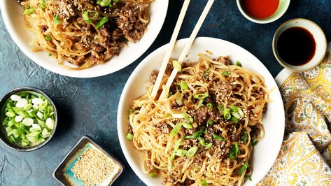 Spicy Beef Szechuan Noodles Szechuan Noodles, Beef Sauce, Beef Noodles, Mapo Tofu, Weekend Dinner, Dinner With Ground Beef, Spicy Dishes, Spicy Beef, Ground Beef Recipes Easy