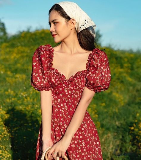 Red Cottagecore Dress, Red Floral Dress Outfit, Traditional Frocks, Red Summer Dress Outfit, Short Red Dress Outfit, Red Dress Outfit Casual, Red Spring Dress, Prewedding Dress, Teacher Dress