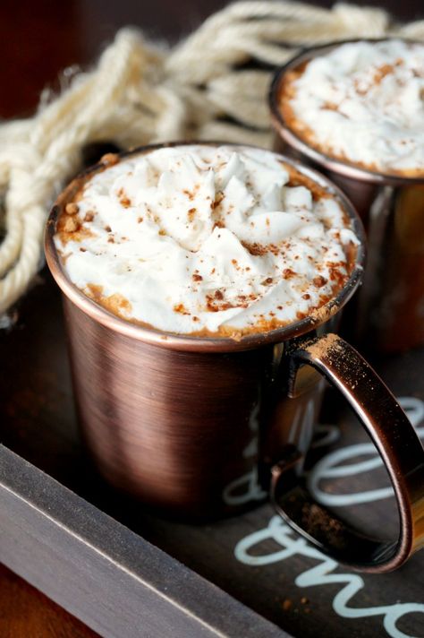 vegan date sweetened hot cocoa - The Baking Fairy Vegan Hot Chocolate, Homemade Hot Cocoa, Vegan Whipped Cream, Scrumptious Food, Vegan Drinks, Date Recipes, Chocolate Drinks, Smoothie Shakes, Vegan Foods