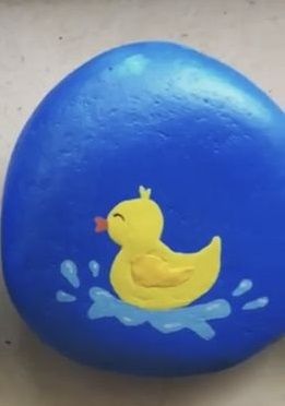 Duck Rock Painting, Summer Rocks, Painting Animals, Painted Rock Animals, Rubber Ducks, Painted Rocks Craft, Rock Painting Patterns, Baby Ducks, Kindness Rocks