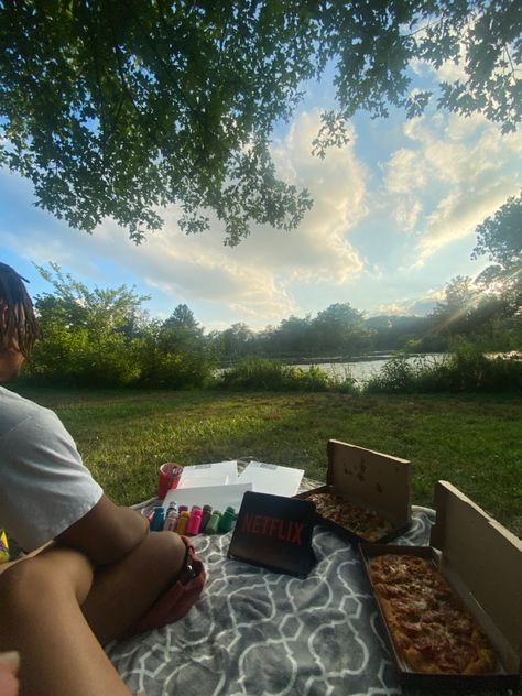 Painting Picnic Date Aesthetic Couple, Picnic Painting Date, Painting Date Aesthetic, Painting Picnic Date, Movie Picnic, Picnic Date Aesthetic, Mallory Aesthetic, Picnic Painting, Couple Dates