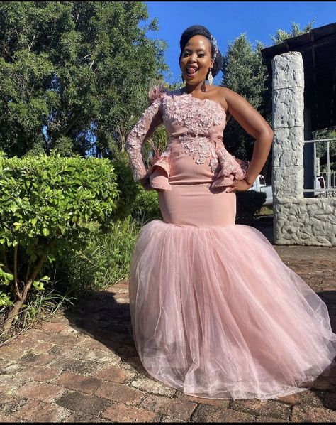 Tswana Traditional Wedding, Tswana Traditional Wedding Dresses, Occasional Dresses, Braidsmaid Dresses, African Bridesmaid Dresses, Gypsum Ceiling, Diy Office, Asoebi Styles, African Traditional Dresses