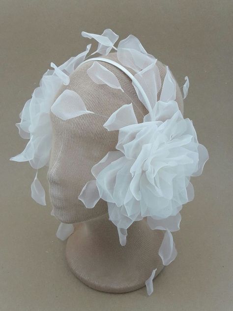 Paper Flower Headpiece, Organza Hair Accessories, Bridal Editorial, Flower Headpiece, Floral Headbands, Fascinator Hats, Diy Hair Accessories, Head Accessories, Diy Flowers