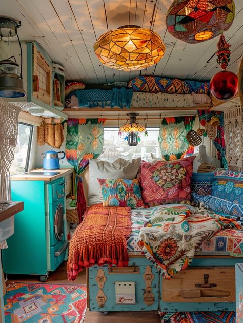 53 Boho Design Ideas for Perfect Camper Renovation – TastyInteriors Dark Bedroom Modern, Small Bedroom Inspirations, Bedroom Layout Design, Luxury Room, Luxury Room Bedroom, Bedroom Layout, Dark Bedroom, Small Bed, Camper Renovation