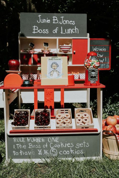 Lunch stand from a Junie B. Jones Inspired Back to School Party on Kara's Party Ideas | KarasPartyIdeas.com (17) #juniebjones #backtoschool #backtoschoolparty #kidspartyideas #juniebjonesparty Junie B Jones Party, Back To School Party Ideas, School Party Ideas, Junie B Jones, Enchanted Party, Vintage Crates, Party Checklist, Party Trends, Back To School Party