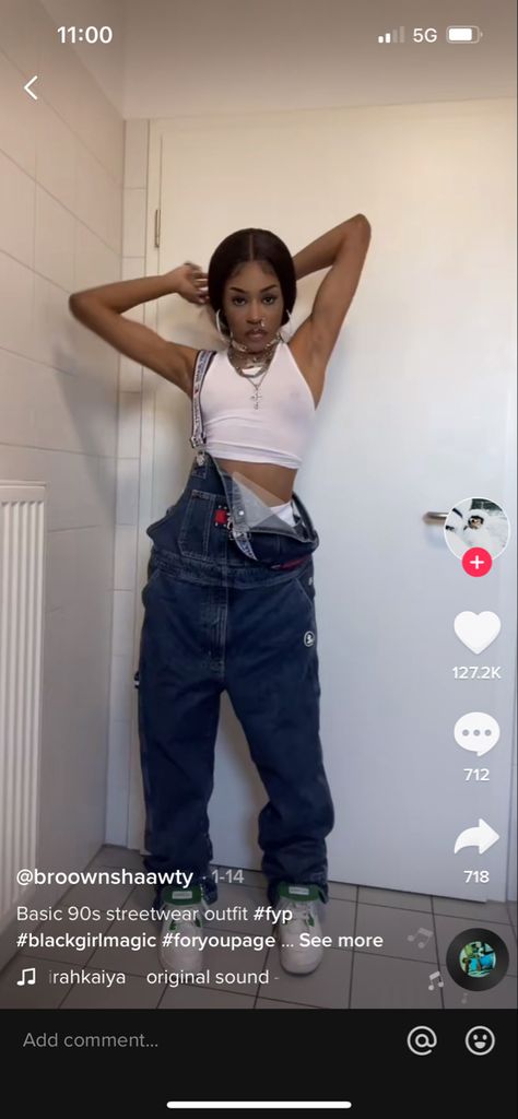 Overalls Outfit 90s Aesthetic, Overalls Outfit Baddie, 90 Overalls Outfit, 2000 Outfits Black Women, 90s Outfits Overalls, Overalls Outfit Y2k, 2000s Overalls Outfit, 90s Fashion Overalls Outfits, Overalls Outfit Streetwear