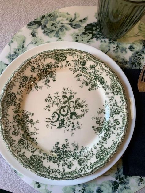 Flat Dinner Plates, Cottagecore Dinnerware, Cottagecore Website, Cottagecore Plates, Mismatched Plates Table Setting, Vintage Dishes Antiques, Modern Rustic Farmhouse, Wedding China, French Style Homes