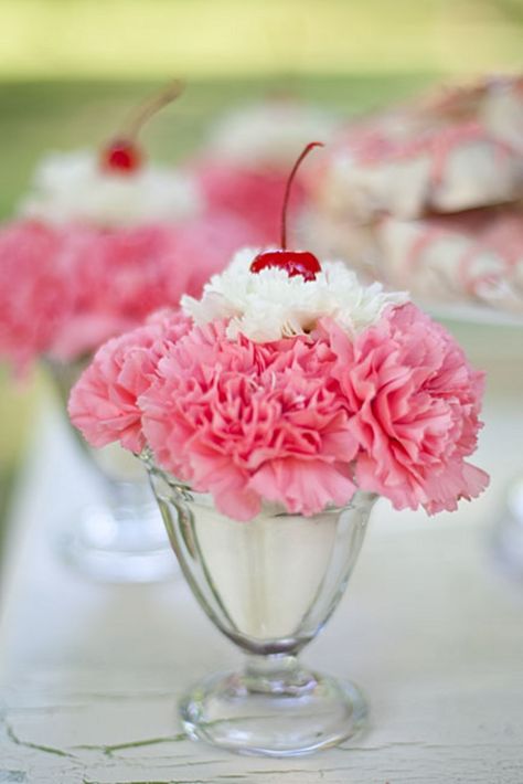 These carnation "sundaes" would be adorable at a Sweet Sixteen or an ice cream birthday party for younger kids. Ice Cream Birthday Party, Ice Cream Theme, Party Deco, Ice Cream Birthday, Ice Cream Party, Deco Floral, Center Pieces, Sweet Sixteen, Decoration Table