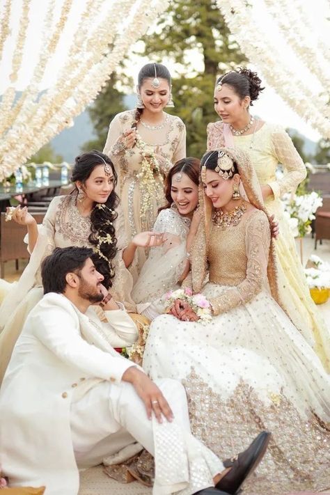 Pakistani Dresses Wedding Sisters, Nikkah Dress For Sisters, Nikkah Poses, Sisters Photography Poses, Shaadi Dresses, Ishq Vishq, Indian Wedding Aesthetic, Bride Groom Photoshoot, Bridal Entry