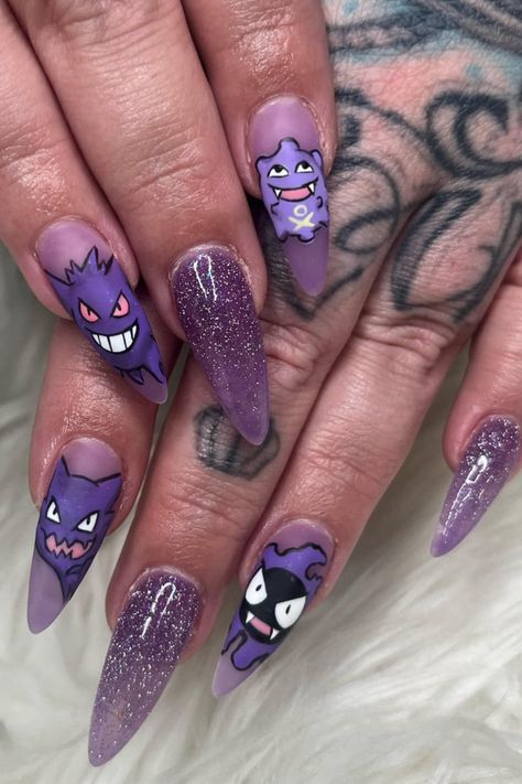 Pokémon Nail Design Pokemon Manicure, Gengar Nail Art, Eevee Nail Art, Pokemon Nails Art, Psyduck Nails, Pokemon Inspired Nails, League Of Legends Nails, Eevee Nails, Pokemon Nails Designs