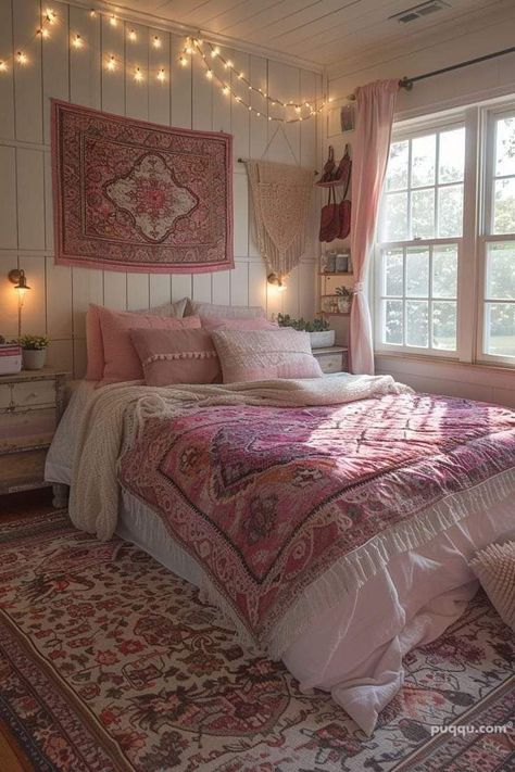 Pink Orange And Gold Bedroom, Pink Western Bedroom Aesthetic, Pink Hippy Room, Tapestry Ideas Bedroom, Room Positioning Ideas, Pink Country Room Aesthetic, Room Decor Two Beds, Pink Hippie Room, Pink Paint Bedroom