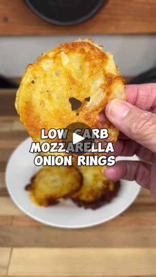 Low Carb Onion Rings, Low Card Desserts, Low Sugar Low Carb Recipes, Keto Onion Rings, Onion Bhaji Recipes, Blooming Onions, Pear Dessert Recipes, Muffin Cups Recipes, Cooks Kitchen