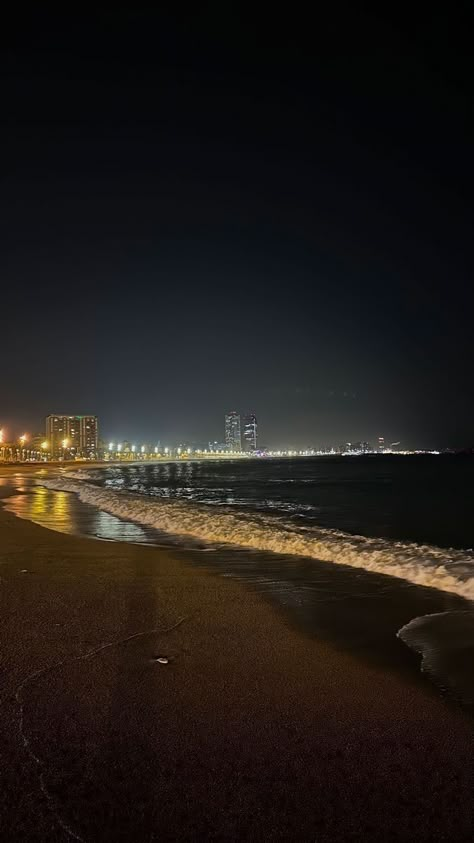 Barcelona Beach Night, Night At Beach Aesthetic, Barcelona At Night Aesthetic, Ibiza At Night, Beach Aesthetic At Night, Spain Aesthetics Night, Barcelona Aesthetic Night, Barcelona Spain Aesthetic Night, Barcelona Beach Aesthetic