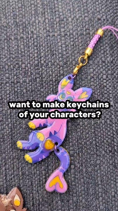 Cool Diy Things For Your Room, Things To Make To Sell To Make Money, Keychain Ideas Diy Crafts, How To Make A Keychain Diy, Cool Keychain Ideas, How To Make Your Own Keychain, Things To Do With Hot Glue Diy Ideas, Craft Ideas To Make And Sell, How To Make Diy Keychains