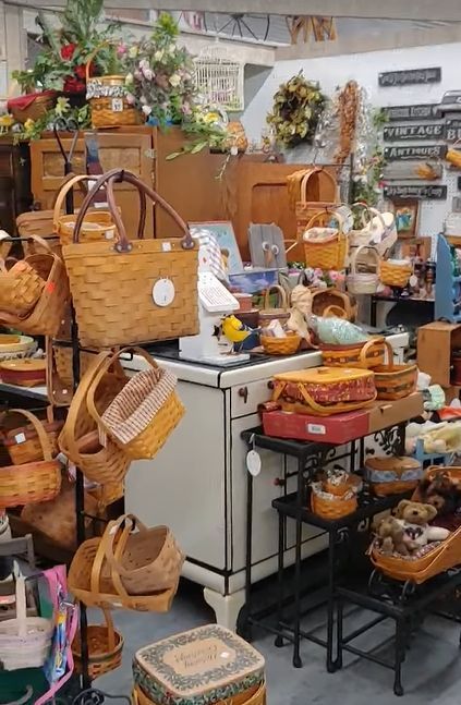 Longaberger Baskets Decorating With, Decorating With Longaberger Basket Ideas, Longaberger Basket Ideas Display, Longaberger Baskets Repurposing, Basket Display Ideas, Longaberger Basket Ideas, Pickers Antiques, Amish Country Ohio, Antiques Road Trip