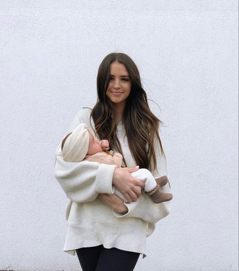 Pregnant Besties Aesthetic, Pregnant Family Aesthetic, Pregnant Influencer, Pregnant Moms Aesthetic, Jess Conte Pregnant, Jess And Gabe, Gabriel Conte, Jess Conte, Aunt Life