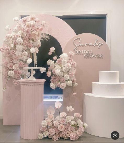 Arch Backdrop With Flowers, Bridal Shower Arch Backdrop, Bridal Shower Arch, Bridal Shower Backdrop Ideas, Flower Bridal Shower Theme, Shower Backdrop Ideas, Backdrop With Flowers, Something Borrowed Wedding, Bridal Shower Props