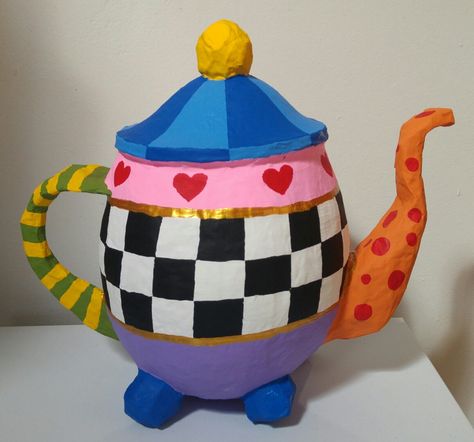 Paper Mache Teapot, Alice In Wonderland Clay Art, Teapot Painting Ideas, Alice In Wonderland Tea Pot, Teapot Drawing, Alice In Wonderland Teapot, Alice In Wonderland Props, Alice In Wonderland Crafts, Alice In Wonderland Flowers