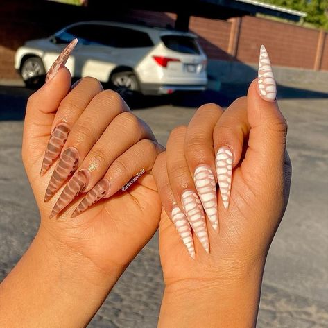 Brown And White Nails, Nail Board, Long Stiletto, Drip Nails, Claw Nails, Stiletto Nails Designs, Skin Design, Print Nails, Long Acrylic Nails Coffin