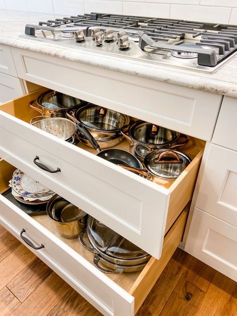 Pot And Pan Drawer Under Cooktop, Cabinets For Pots And Pans, Kitchen Pots Storage Ideas, Pot Drawers Kitchen, Pots And Pans Drawer Storage, Pots And Pans Storage Drawer, Pan Drawers Kitchen, Pans And Pots Organization, Kitchen Storage Pots And Pans