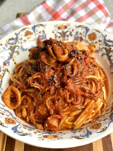 Calamari Pasta Fra Diavolo Italian Chili Oil Recipe, Infusing Olive Oil, Pasta Fra Diavolo, Italian Chili, Cooking Calamari, Calamari Pasta, Chili Oil Recipe, Fra Diavolo, Calamari Recipes