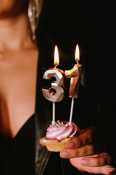 Happy 31st Birthday To Me, 31st Birthday Ideas For Her Pictures, 31st Birthday Photoshoot Ideas, Happy Birthday 31, 31st Birthday Ideas For Her, Birthday Cake Quotes, Happy 27th Birthday, Birthday Plans, Birthday Girl Quotes