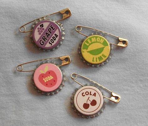 Buttons For Sale, Grape Soda, Tanah Liat, Kraf Diy, Cool Pins, Bottle Caps, Cute Pins, Cute Crafts, Button Pins