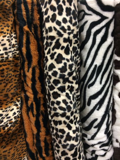 Make my own animal print blanket Animal Print Aesthetic, Arabian Women, Animal Print Fabric, Extra Credit, Animal Print Fashion, Powerful Art, Fabric Strips, Print Collage, Print Blanket