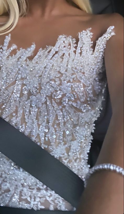 Prom Estetic, Extravagant Prom Dresses, Prom Inspiration, Prom Girl Dresses, April Wedding, Fancy Wedding Dresses, Prom Dress Inspiration, Senior Prom, Prom Looks