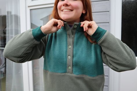 Welcome back to the Friday blog, in this post we are showing you how to create a button up fleece sweater using the Arlo Track Jacket pattern. It's a great hack for the colder months and the finished result is an easy throw-on garment you will want to reach for over and over again.  What You Need: - Arlo Track Jacket s Arlo Track Jacket, Fleece Sweater Sewing Pattern, Sweater Sewing Patterns For Women, Fleece Sewing Patterns, Fleece Jacket Pattern, Fleece Diy, Sweater Hacks, Fleece Sewing Projects, Button Hoodie