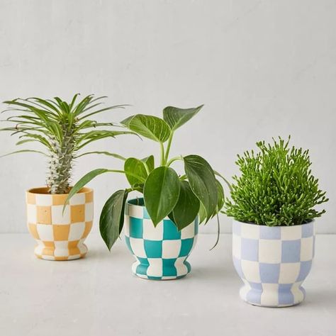 Contemporary Planters, Self Watering Planter, Pot Designs, Small Planter, Checkerboard Pattern, Painted Pots, Vase Set, Apartment Room, Small Plants