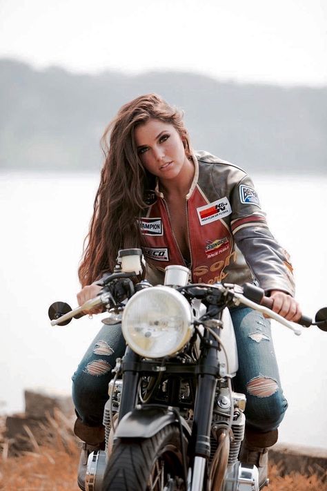 Cafe racers, scramblers, street trackers, vintage bikes and much more. The best garage for special motorcycles and cafe racers. Chicks On Bikes, Мотоциклы Cafe Racers, Cafe Racer Girl, Motorbike Girl, Biker Chic, Hot Bikes, Biker Chick, Bikes Girl, Motorcycle Women