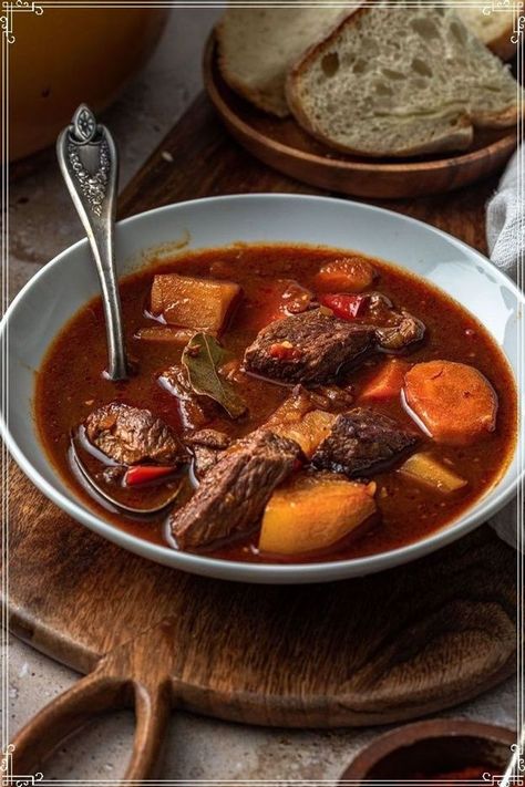 Red Stew, Bacon Wrapped Cheese, Goulash Soup, Hungarian Goulash, Goulash Recipe, Beef Goulash, Hearty Beef Stew, Goulash Recipes, National Dish