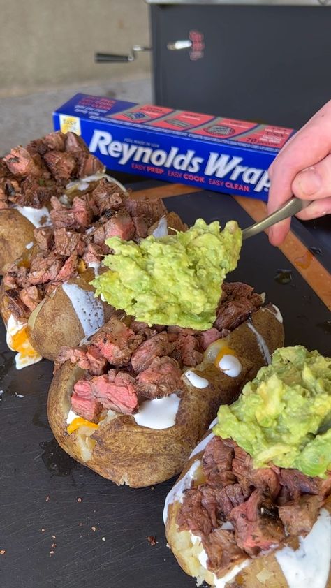 Carne Asada Party, Steak Baked Potato, Carne Asada Baked Potato Recipe, Loaded Baked Potatoes With Meat, Baked Potato With Steak, Carne Asada Potatoes, Baked Potato Food Truck, Carne Asada Baked Potato, Steak And Loaded Baked Potato