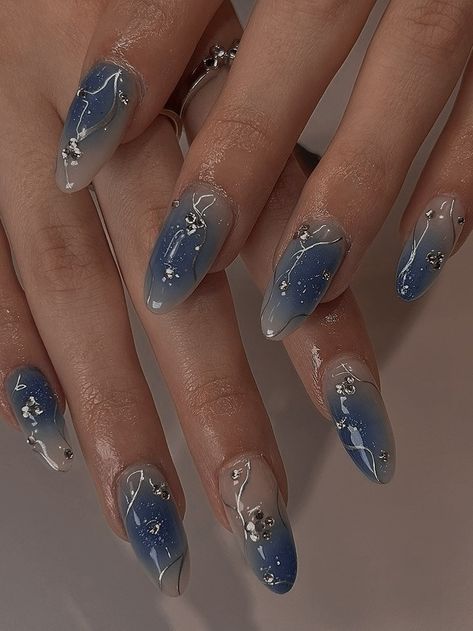 Winter Formal Nails Blue, Nail Art Douyin, Nail Inspo Trendy Blue, Blue Icicle Nails, Douyin Nails Blue, Blue With Silver Nails, Icicle Nails Korean, Blue Fancy Nails, Sheer Blue Nails