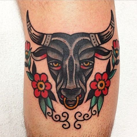 Traditional Thigh Tattoo, Traditional Tattoo Animals, Ox Tattoo, Cow Skull Tattoos, Bull Skull Tattoos, Cow Tattoo, Traditional Tattoo Inspiration, Uk Streetwear, Traditional Style Tattoo