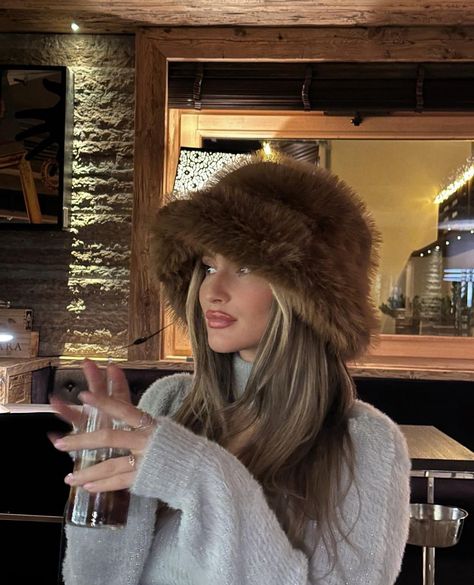 Fur Hat Winter Outfit, Fur Earmuffs Outfit, Fur Headband Aesthetic, Fur Hats Outfit, Aspen Night Outfit, Fuzzy Headband Outfit, Baclava Hat Outfit, Fuzzy Russian Hat, Caps Outfits For Women