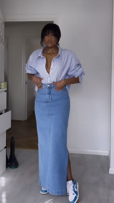 Long Blue Jean Skirt Outfits Black Women, Long Denim Skirts For Women, Denim Maxi Skirt Outfit Spring, Button Front Denim Skirt Outfit, Jean Skirts Outfit Black Women, Modest Fashion For Curvy Women, Long Denim Skirt Outfit Black Women, Long Denim Skirt Outfit Spring, Demin Skirt Outfits Black Women