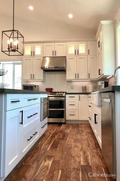 White Cabinets With Black Hardware, Shaker White Kitchen, Black Hardware Kitchen, Cabinets With Black Hardware, Glass Upper Cabinets, Minimalist Kitchen Cabinets, White Shaker Kitchen Cabinets, Hardware Kitchen, White Shaker Kitchen