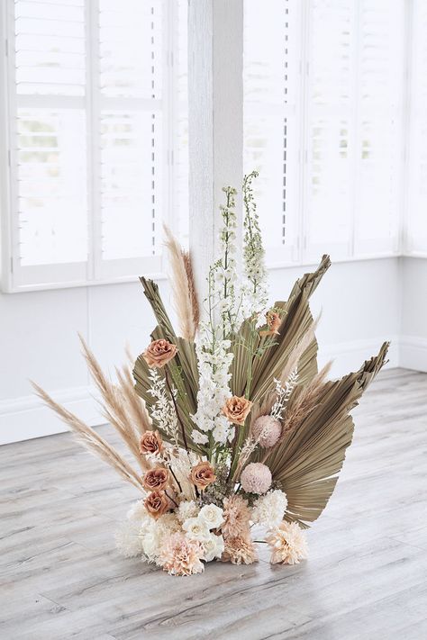 Pampas Arrangement Wedding, Dry Floral Arrangements, Boho Floral Arrangements, Dried Floral Wedding, Bramleigh Estate, Wedding Floral Arrangement, Dried Floral Arrangements, Romantic Minimalist, One Day Bridal