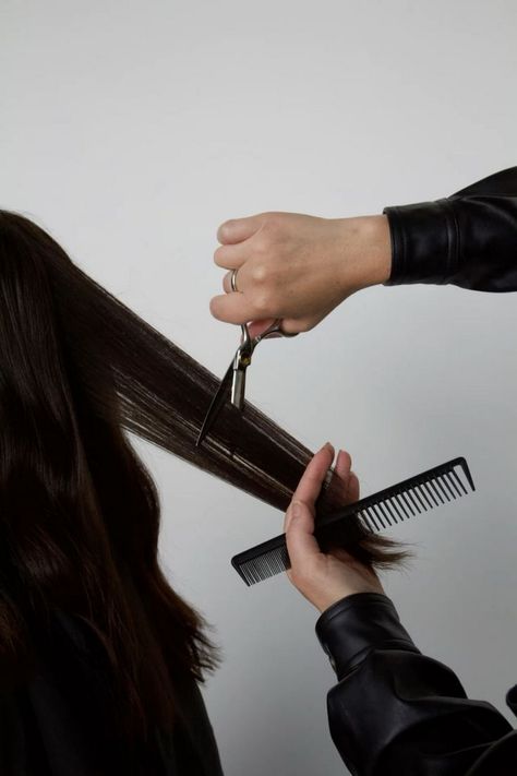 Hair Salon Background Aesthetic, Aesthetic Hair Photos, Aesthetic Hair Pics, Hair Salon Aesthetic Picture, Aesthetic Salon Pictures, Content For Hairstylist, Hair Studio Aesthetic, Salon Aesthetic Photography, Hair Solan