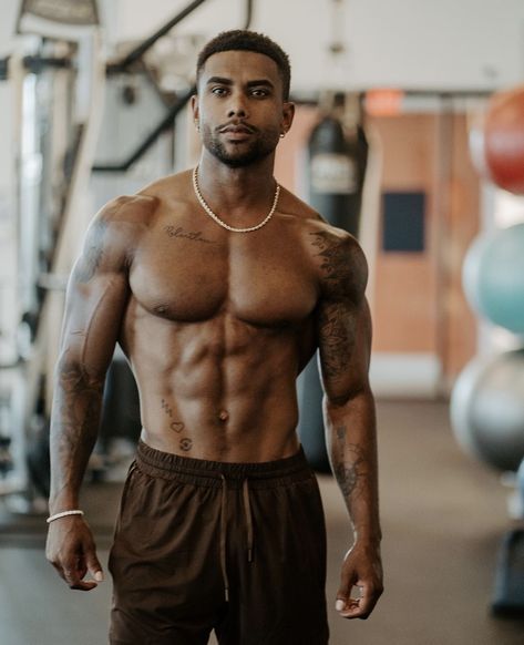 Austin Dunham Austin Dunham, Michael B Jordan Shirtless, Body Weight Ab Workout, Black Men Beards, Just Be Yourself, Abs And Cardio Workout, How To Look Handsome, African Men, July 11